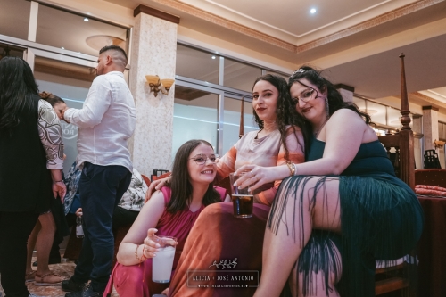 ALICIA  JOSÉ ANTONIO-053